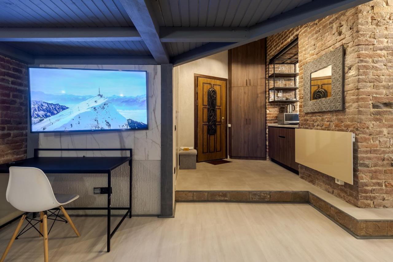 Lesi Apartment With Terrace Lviv Dış mekan fotoğraf