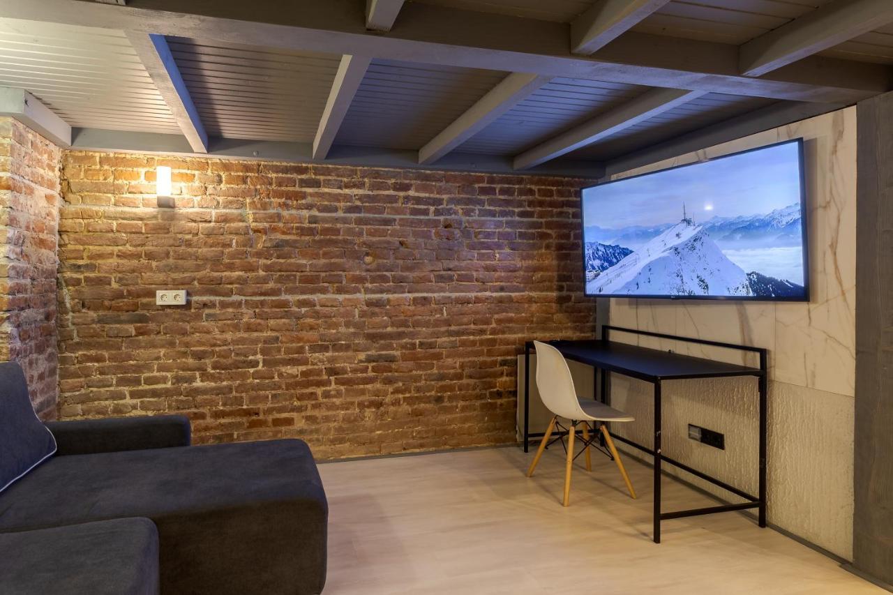 Lesi Apartment With Terrace Lviv Dış mekan fotoğraf