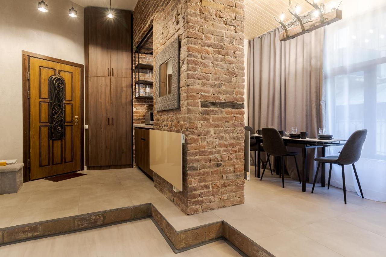 Lesi Apartment With Terrace Lviv Dış mekan fotoğraf